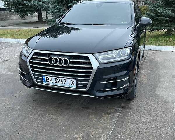 Черный Ауди Ку 7, объемом двигателя 3 л и пробегом 240 тыс. км за 21000 $, фото 1 на Automoto.ua