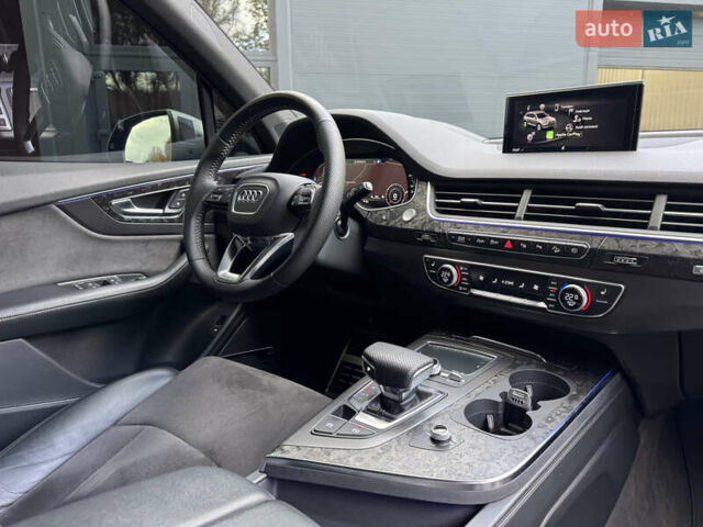 Ауди Ку 7 2017 в Киеве на Automoto.ua Черный Ауди Ку 7, объемом двигателя 3 л и пробегом 140 тыс. км за 47799 $, фото 78 на Automoto.ua