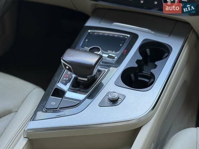 Чорний Ауді Ку 7, об'ємом двигуна 1.98 л та пробігом 147 тис. км за 27990 $, фото 37 на Automoto.ua