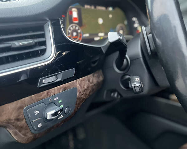 Черный Ауди Ку 7, объемом двигателя 2 л и пробегом 299 тыс. км за 21999 $, фото 24 на Automoto.ua