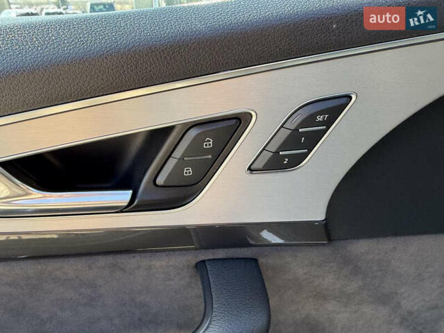 Черный Ауди Ку 7, объемом двигателя 2.97 л и пробегом 195 тыс. км за 42000 $, фото 12 на Automoto.ua