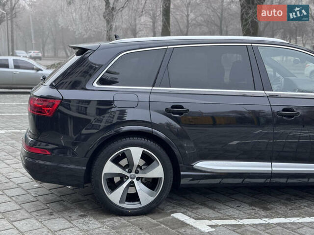 Черный Ауди Ку 7, объемом двигателя 2.97 л и пробегом 281 тыс. км за 37700 $, фото 5 на Automoto.ua