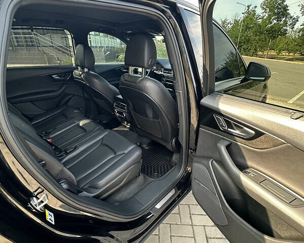 Черный Ауди Ку 7, объемом двигателя 3 л и пробегом 197 тыс. км за 30000 $, фото 16 на Automoto.ua