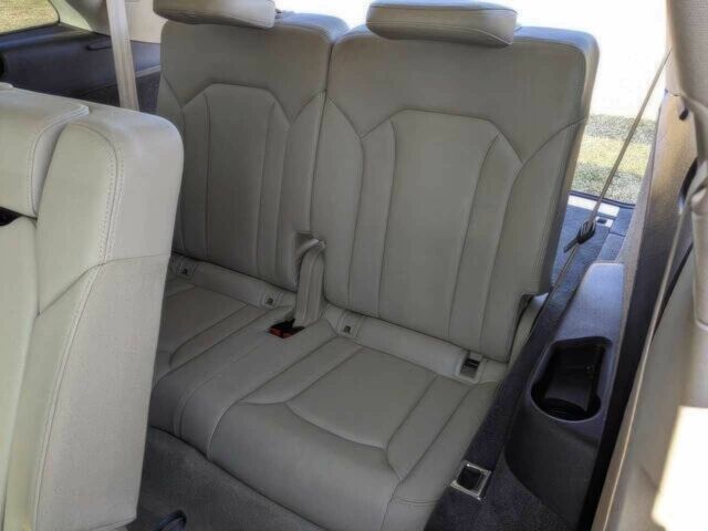 Черный Ауди Ку 7, объемом двигателя 2 л и пробегом 32 тыс. км за 7800 $, фото 10 на Automoto.ua