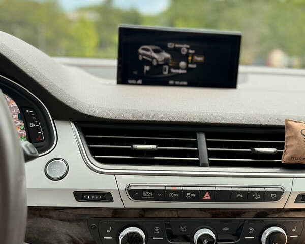 Чорний Ауді Ку 7, об'ємом двигуна 1.98 л та пробігом 84 тис. км за 45300 $, фото 22 на Automoto.ua