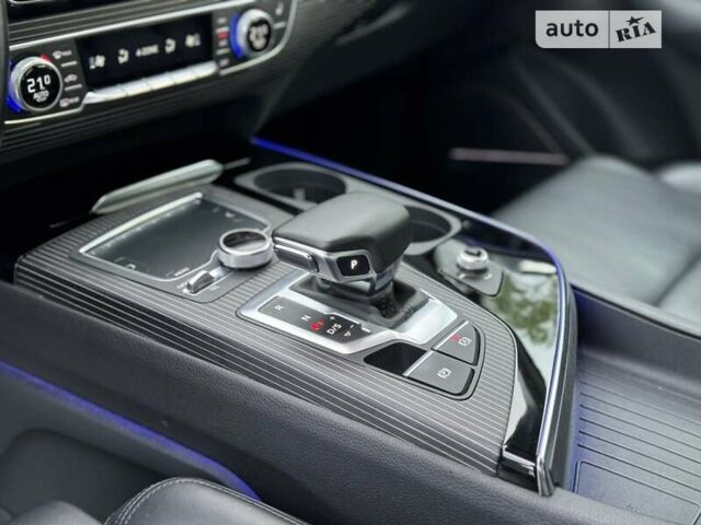 Черный Ауди Ку 7, объемом двигателя 2.97 л и пробегом 249 тыс. км за 40200 $, фото 17 на Automoto.ua