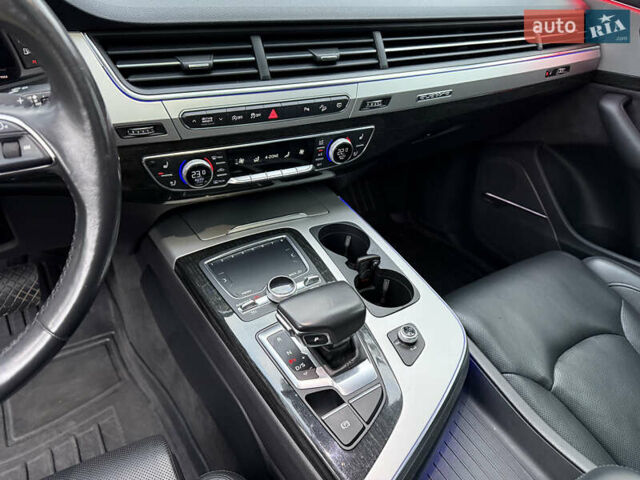 Чорний Ауді Ку 7, об'ємом двигуна 3 л та пробігом 137 тис. км за 36700 $, фото 93 на Automoto.ua