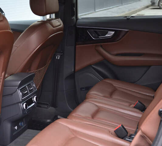 Чорний Ауді Ку 7, об'ємом двигуна 3 л та пробігом 105 тис. км за 39900 $, фото 11 на Automoto.ua