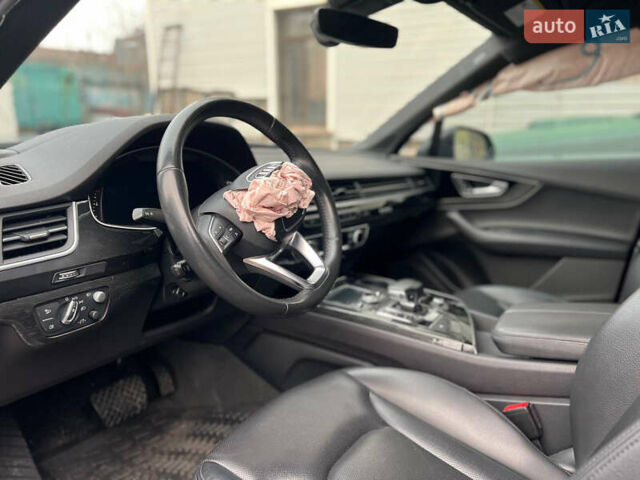 Черный Ауди Ку 7, объемом двигателя 3 л и пробегом 260 тыс. км за 12500 $, фото 6 на Automoto.ua