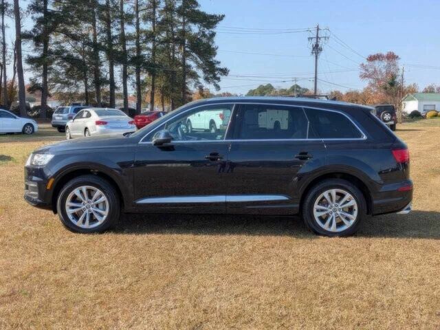 Черный Ауди Ку 7, объемом двигателя 2 л и пробегом 32 тыс. км за 7800 $, фото 3 на Automoto.ua