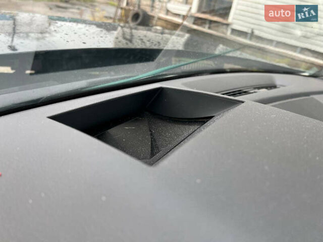 Черный Ауди Ку 7, объемом двигателя 3 л и пробегом 260 тыс. км за 12500 $, фото 5 на Automoto.ua