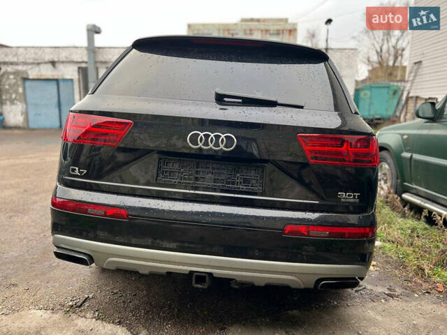 Черный Ауди Ку 7, объемом двигателя 3 л и пробегом 260 тыс. км за 12500 $, фото 2 на Automoto.ua
