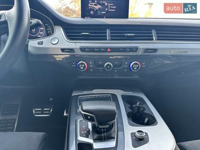 Черный Ауди Ку 7, объемом двигателя 2.97 л и пробегом 122 тыс. км за 50000 $, фото 7 на Automoto.ua