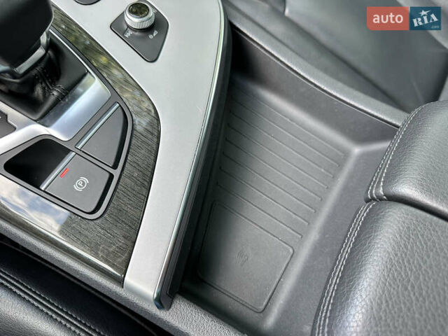 Черный Ауди Ку 7, объемом двигателя 1.98 л и пробегом 157 тыс. км за 28300 $, фото 47 на Automoto.ua