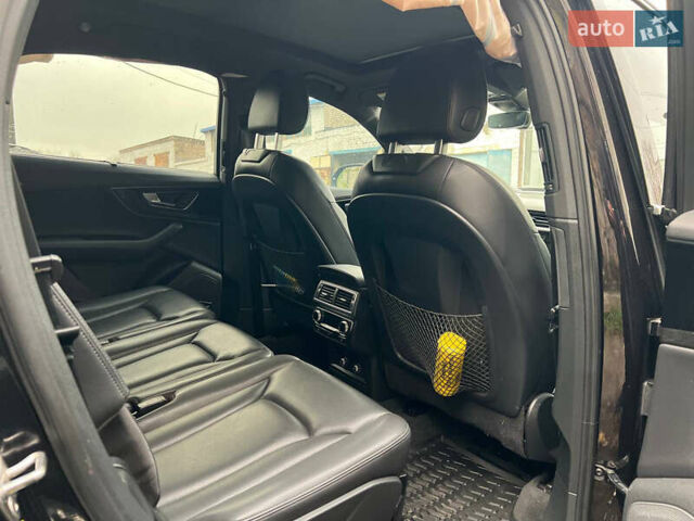 Черный Ауди Ку 7, объемом двигателя 3 л и пробегом 260 тыс. км за 12500 $, фото 4 на Automoto.ua