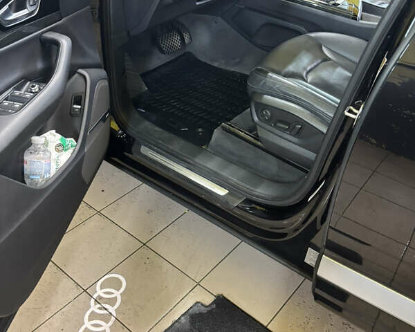 Черный Ауди Ку 7, объемом двигателя 3 л и пробегом 155 тыс. км за 29500 $, фото 10 на Automoto.ua