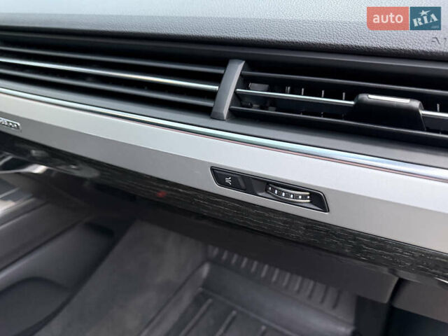 Чорний Ауді Ку 7, об'ємом двигуна 3 л та пробігом 137 тис. км за 36700 $, фото 136 на Automoto.ua