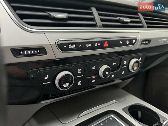 Ауді Ку 7 2019 у Ковель на Automoto.ua Чорний Ауді Ку 7, об'ємом двигуна 1.98 л та пробігом 93 тис. км за 29000 $, фото 27 на Automoto.ua
