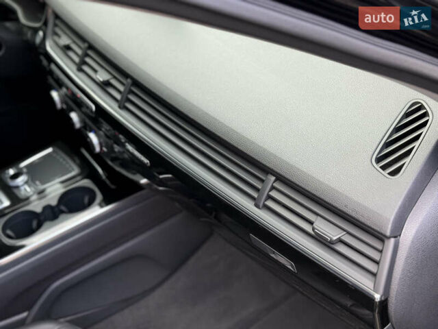 Черный Ауди Ку 7, объемом двигателя 3 л и пробегом 108 тыс. км за 36000 $, фото 43 на Automoto.ua