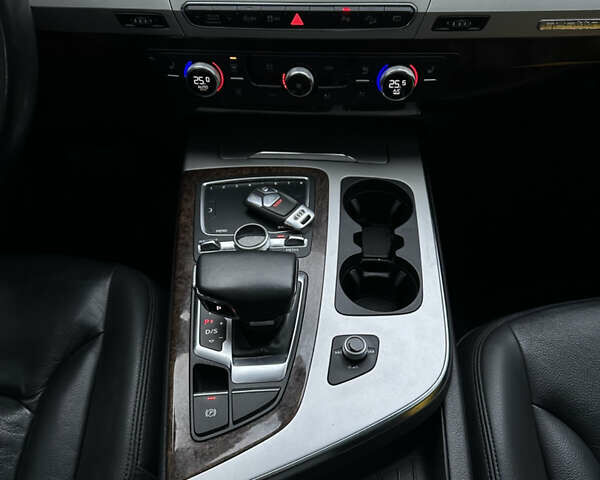 Черный Ауди Ку 7, объемом двигателя 1.98 л и пробегом 211 тыс. км за 24900 $, фото 22 на Automoto.ua