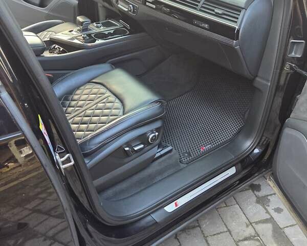 Черный Ауди Ку 7, объемом двигателя 2.97 л и пробегом 256 тыс. км за 46000 $, фото 6 на Automoto.ua