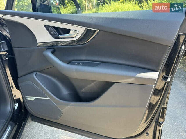 Черный Ауди Ку 7, объемом двигателя 2 л и пробегом 33 тыс. км за 42500 $, фото 12 на Automoto.ua