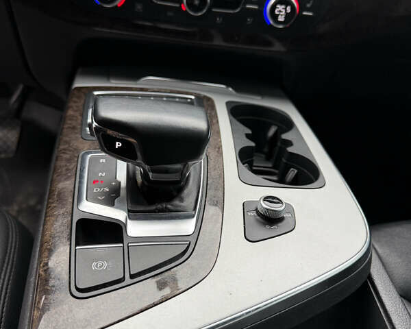 Чорний Ауді Ку 7, об'ємом двигуна 1.98 л та пробігом 205 тис. км за 26300 $, фото 23 на Automoto.ua