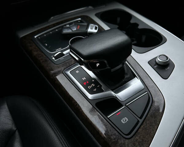 Черный Ауди Ку 7, объемом двигателя 1.98 л и пробегом 211 тыс. км за 24900 $, фото 21 на Automoto.ua