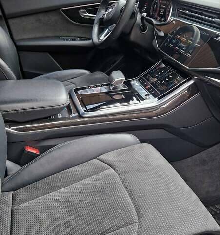 Черный Ауди Ку 7, объемом двигателя 2.97 л и пробегом 73 тыс. км за 67700 $, фото 4 на Automoto.ua