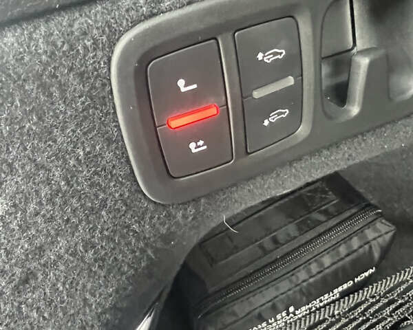 Черный Ауди Ку 7, объемом двигателя 2.97 л и пробегом 90 тыс. км за 60000 $, фото 5 на Automoto.ua