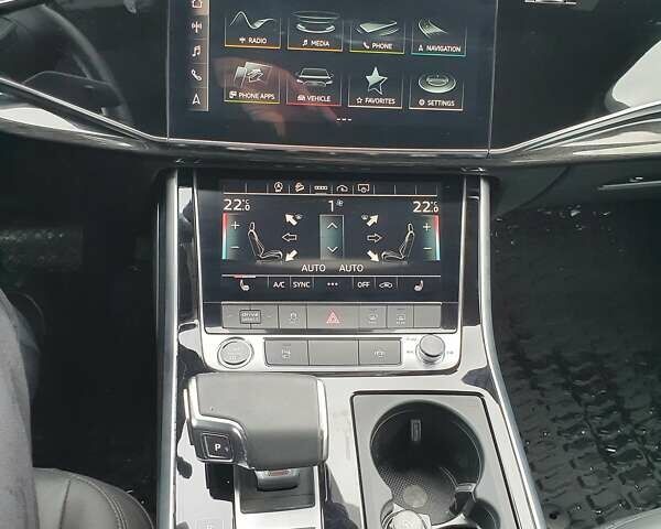 Чорний Ауді Ку 7, об'ємом двигуна 2 л та пробігом 30 тис. км за 56000 $, фото 14 на Automoto.ua