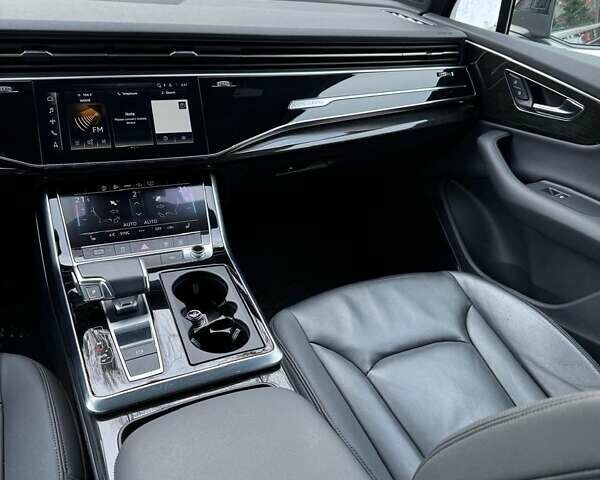 Черный Ауди Ку 7, объемом двигателя 2 л и пробегом 94 тыс. км за 45333 $, фото 8 на Automoto.ua