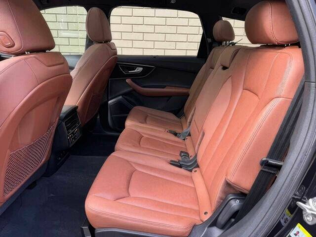 Ауди Ку 7 2021 в Черкассах на Automoto.ua Черный Ауди Ку 7, объемом двигателя 3 л и пробегом 27 тыс. км за 44400 $, фото 13 на Automoto.ua