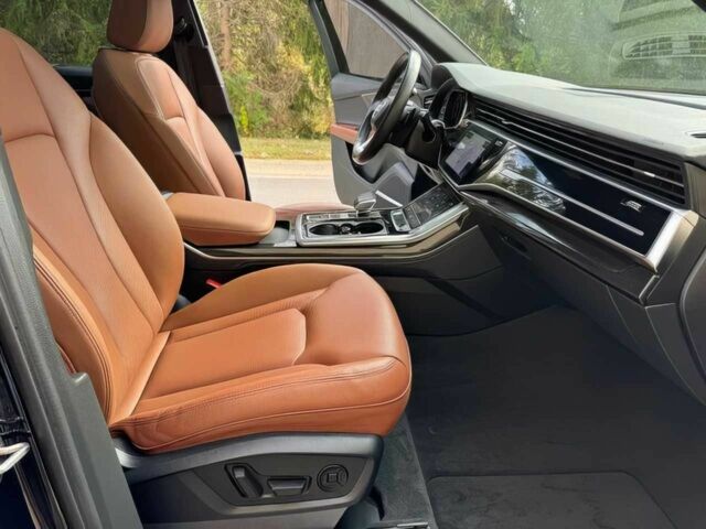 Ауди Ку 7 2021 в Черкассах на Automoto.ua Черный Ауди Ку 7, объемом двигателя 3 л и пробегом 27 тыс. км за 44400 $, фото 8 на Automoto.ua
