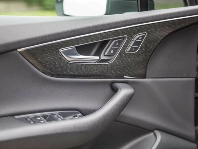 Ауді Ку 7 2021 у Києві на Automoto.ua Чорний Ауді Ку 7, об'ємом двигуна 3 л та пробігом 63 тис. км за 30000 $, фото 17 на Automoto.ua