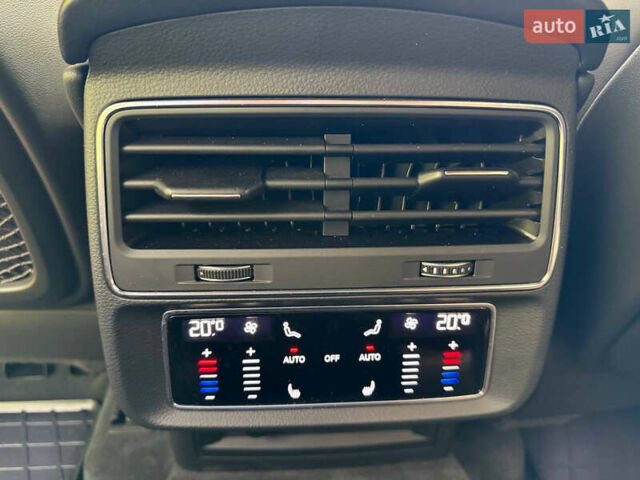 Черный Ауди Ку 7, объемом двигателя 3 л и пробегом 42 тыс. км за 62700 $, фото 10 на Automoto.ua