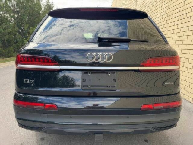 Ауди Ку 7 2021 в Черкассах на Automoto.ua Черный Ауди Ку 7, объемом двигателя 3 л и пробегом 27 тыс. км за 44400 $, фото 5 на Automoto.ua