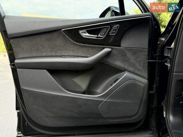 Черный Ауди Ку 7, объемом двигателя 2.97 л и пробегом 89 тыс. км за 68000 $, фото 21 на Automoto.ua