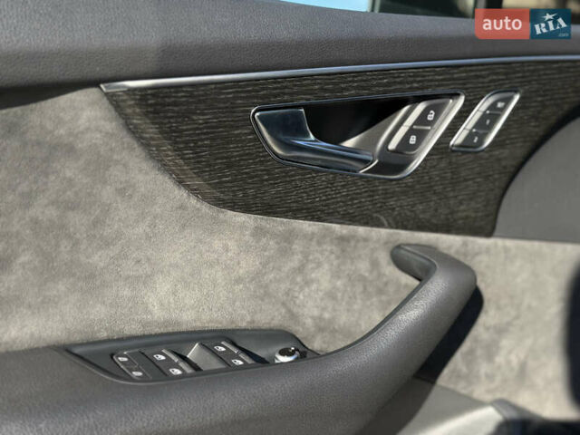 Чорний Ауді Ку 7, об'ємом двигуна 2.97 л та пробігом 129 тис. км за 75000 $, фото 27 на Automoto.ua