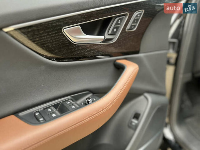 Чорний Ауді Ку 7, об'ємом двигуна 3 л та пробігом 31 тис. км за 50900 $, фото 28 на Automoto.ua