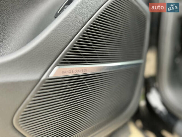 Чорний Ауді Ку 7, об'ємом двигуна 3 л та пробігом 31 тис. км за 50900 $, фото 45 на Automoto.ua