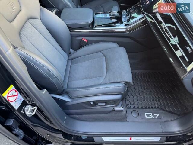 Черный Ауди Ку 7, объемом двигателя 3 л и пробегом 4 тыс. км за 93999 $, фото 81 на Automoto.ua