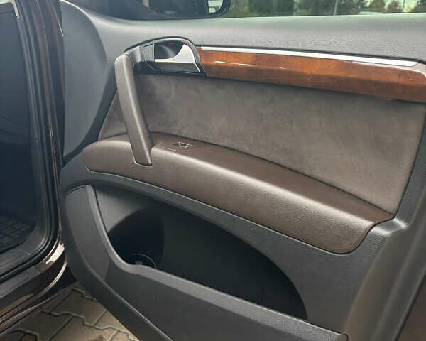 Ауді Ку 7 2012 у Києві на Automoto.ua Коричневий Ауді Ку 7, об'ємом двигуна 4.13 л та пробігом 256 тис. км за 22300 $, фото 19 на Automoto.ua