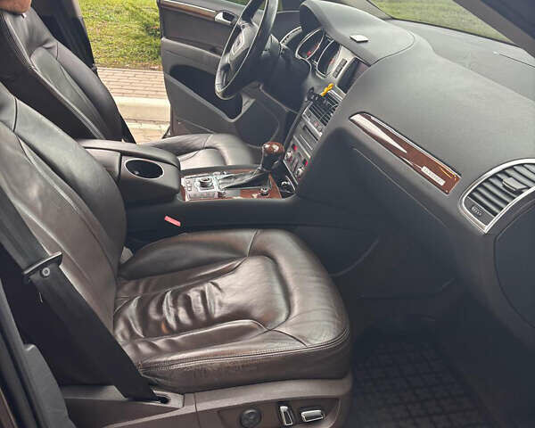 Ауді Ку 7 2012 у Києві на Automoto.ua Коричневий Ауді Ку 7, об'ємом двигуна 4.13 л та пробігом 256 тис. км за 22300 $, фото 8 на Automoto.ua