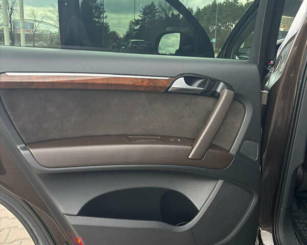 Ауді Ку 7 2012 у Києві на Automoto.ua Коричневий Ауді Ку 7, об'ємом двигуна 4.13 л та пробігом 256 тис. км за 22300 $, фото 6 на Automoto.ua