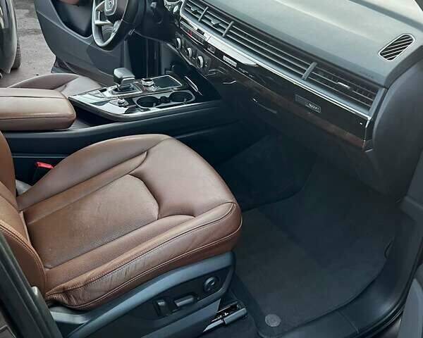 Коричневый Ауди Ку 7, объемом двигателя 2.97 л и пробегом 174 тыс. км за 31000 $, фото 4 на Automoto.ua