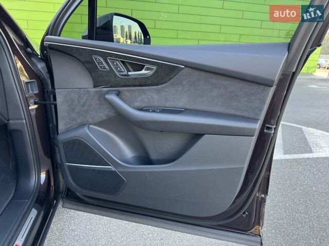 Коричневий Ауді Ку 7, об'ємом двигуна 2.97 л та пробігом 136 тис. км за 60900 $, фото 49 на Automoto.ua