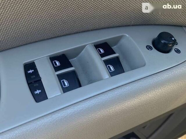 Ауди Ку 7, объемом двигателя 3 л и пробегом 299 тыс. км за 14800 $, фото 23 на Automoto.ua