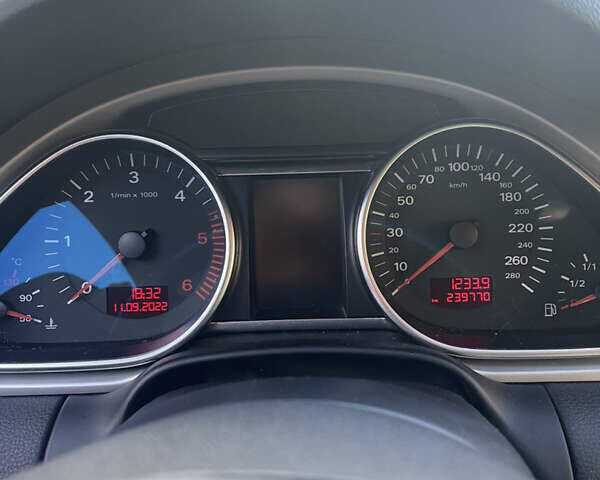 Ауди Ку 7 2008 в Николаеве на Automoto.ua Ауди Ку 7, объемом двигателя 3 л и пробегом 240 тыс. км за 14900 $, фото 12 на Automoto.ua