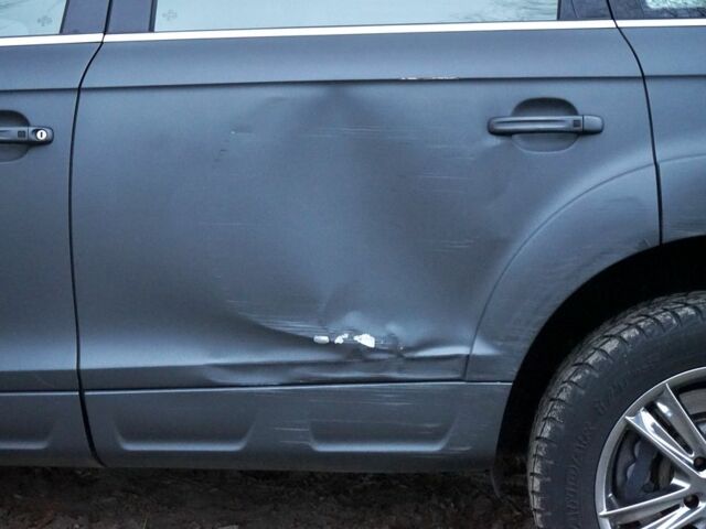 Ауди Ку 7, объемом двигателя 4.2 л и пробегом 298 тыс. км за 14999 $, фото 8 на Automoto.ua